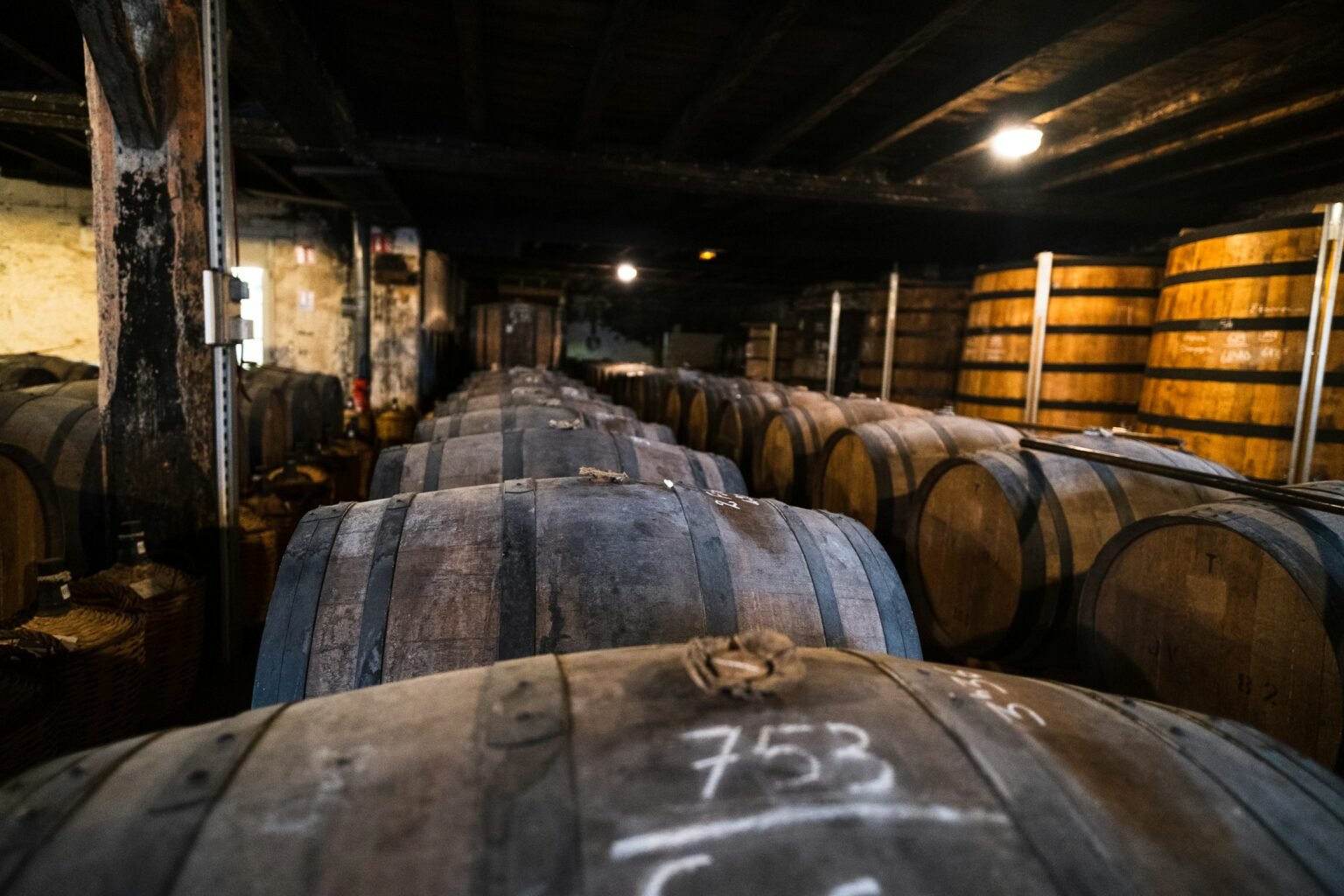 Bordeaux 2025 En Primeur — a working chai during élevage at a Bordeaux estate